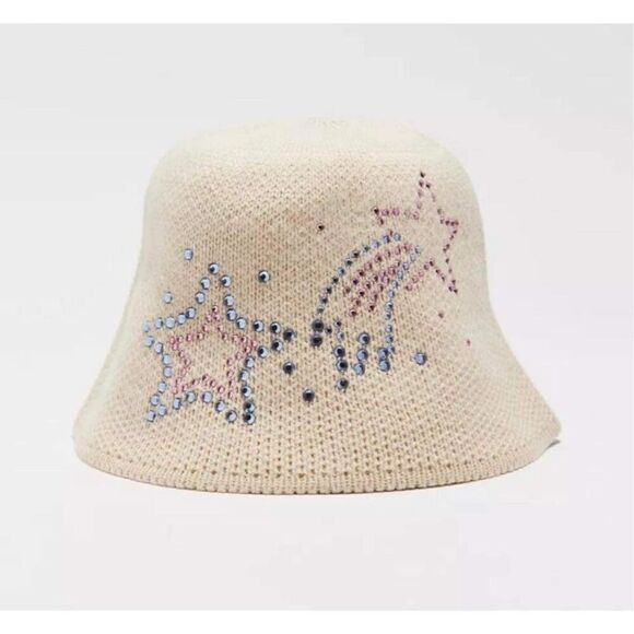 New Urban Outfitters Gabbi Rhinestone Bucket Hat Ivory Celestial hat - Picture 1 of 4